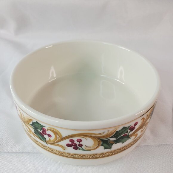 Mikasa "Holiday Orchard" Porcelain Christmas Trinket Box Holly Berries - Picture 8 of 15